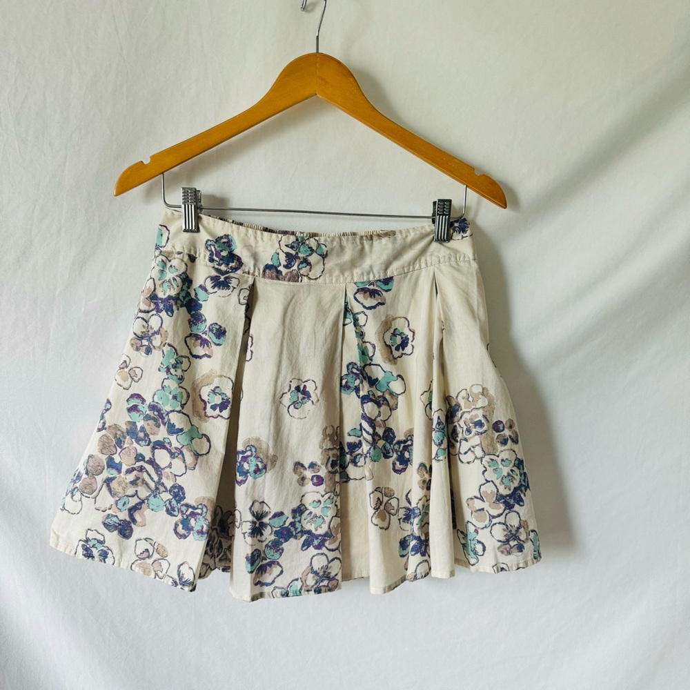 2/$10 White Floral Pleated Skirt by Frenchi